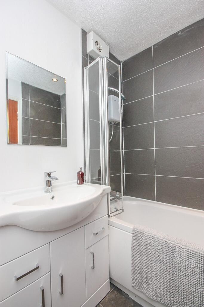 FANTASTIC ONE BEDROOM FLAT IN MANCHESTER RoomsLocal image