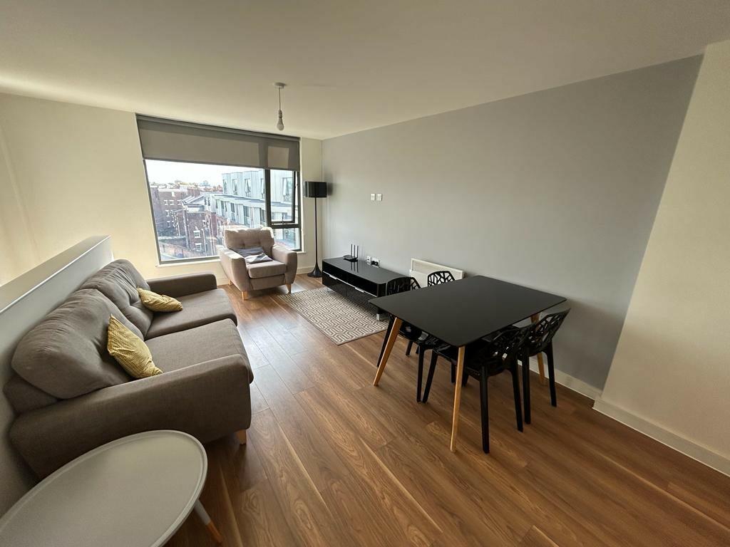 BEAUTIFUL ONE BEDROOM FLAT IN BIRMINGHAM RoomsLocal image