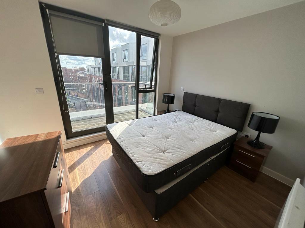 BEAUTIFUL ONE BEDROOM FLAT IN BIRMINGHAM RoomsLocal image