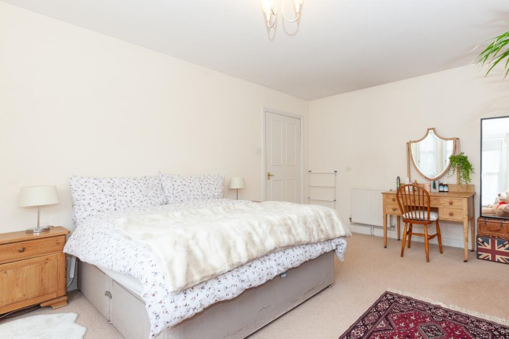 MODERN ONE BEDROOM FLAT IN LIVERPOOL RoomsLocal image