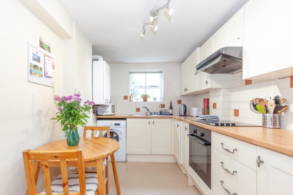 MODERN ONE BEDROOM FLAT IN LIVERPOOL RoomsLocal image