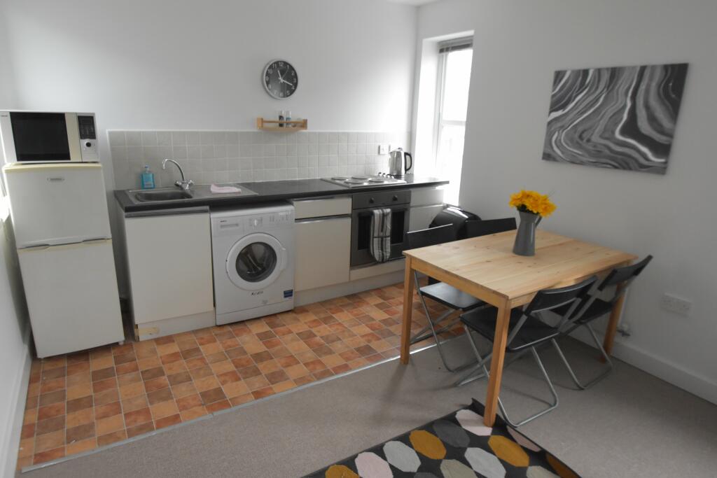 WELL PRESENTED ONE BEDROOM FLAT IN CAMBRIDGE RoomsLocal image