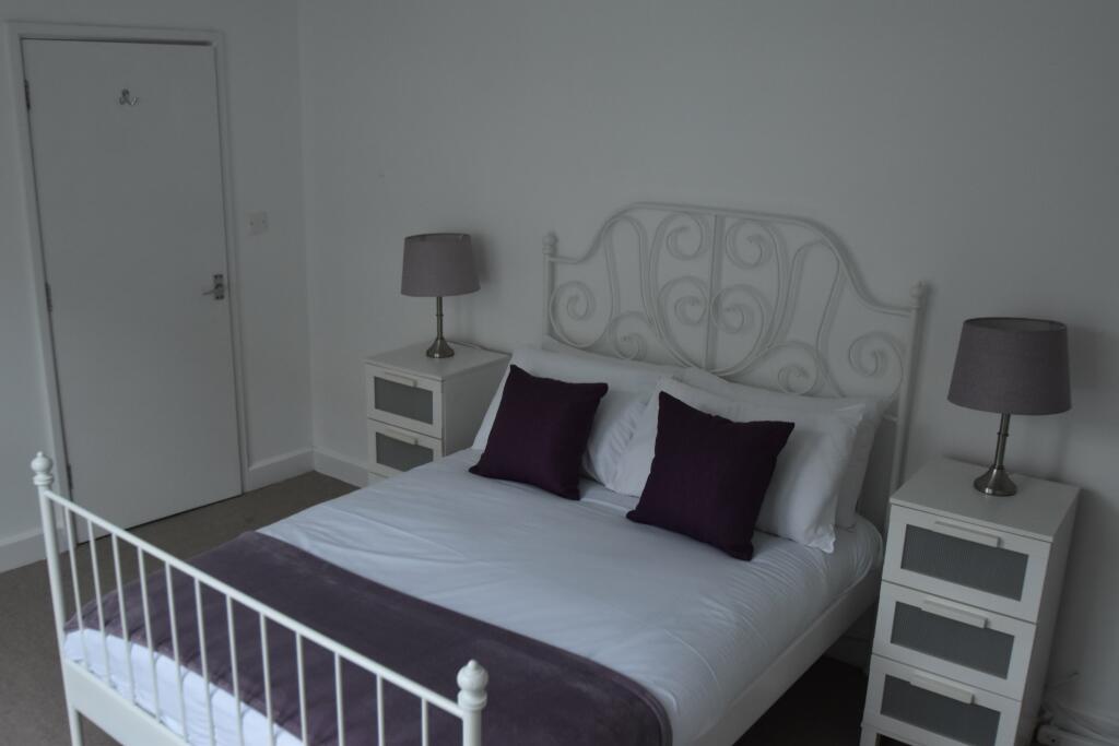 WELL PRESENTED ONE BEDROOM FLAT IN CAMBRIDGE RoomsLocal image
