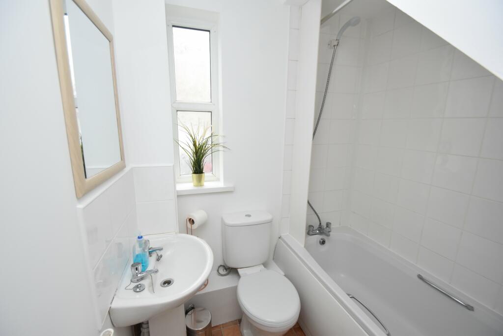 WELL PRESENTED ONE BEDROOM FLAT IN CAMBRIDGE RoomsLocal image