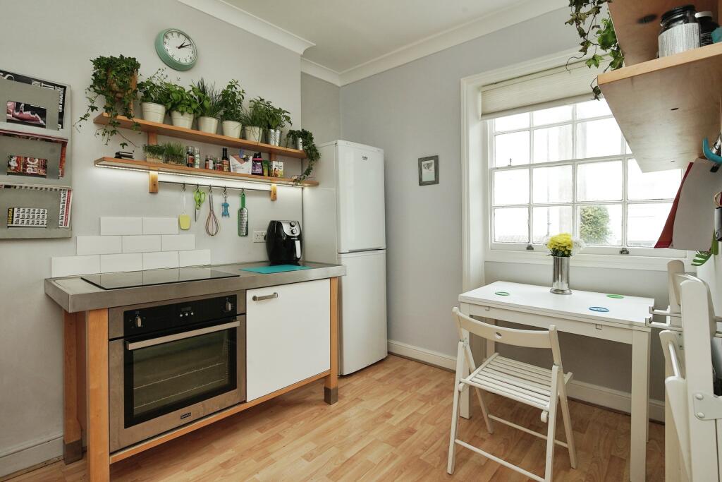 ONE BEDROOM FLAT IN CARDIFF RoomsLocal image