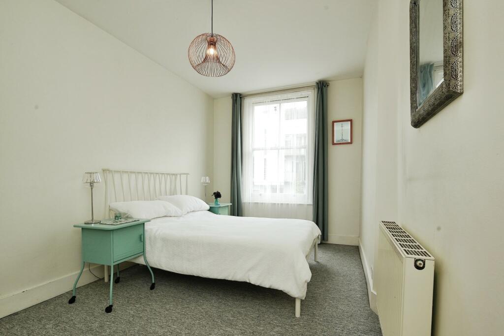 ONE BEDROOM FLAT IN CARDIFF RoomsLocal image