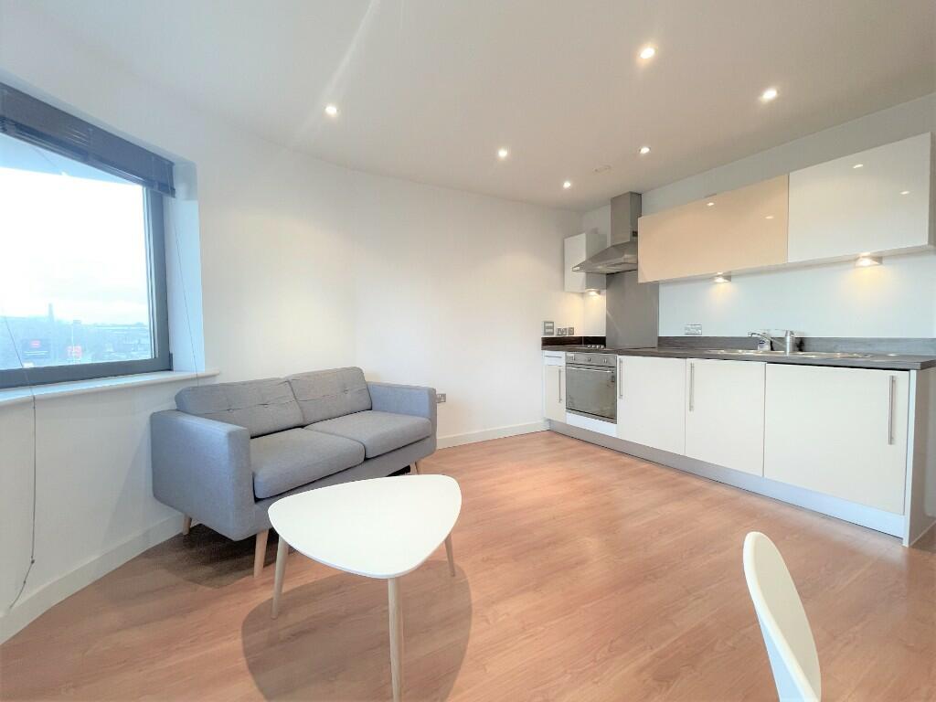 WELL PRESENTED ONE BEDROOM FLAT IN NEWCASTLE UPON TYNE RoomsLocal image