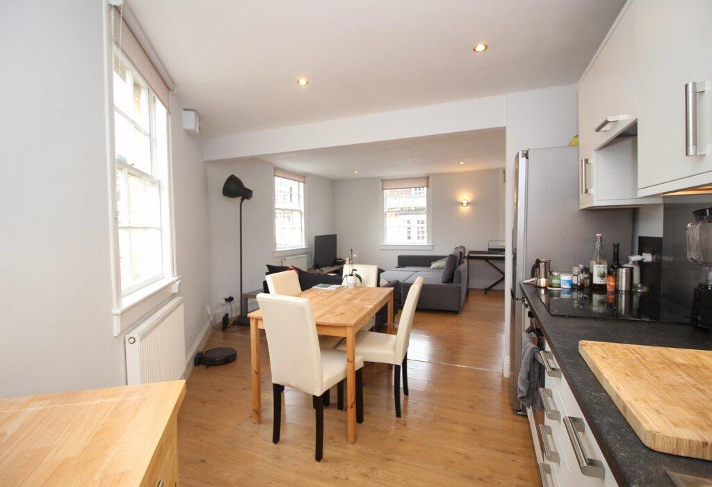 SUPERB FURNISHED ONE BEDROOM FLAT IN YORK RoomsLocal image