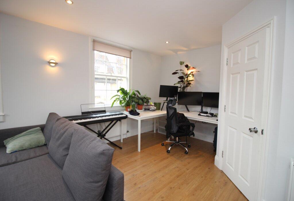 FURNISHED ONE BEDROOM FLAT IN INVERNESS RoomsLocal image