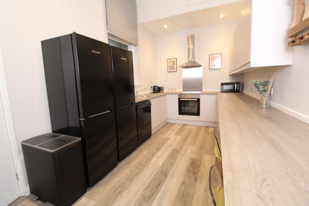 FURNISHED ONE BEDROOM FLAT IN BATH RoomsLocal image