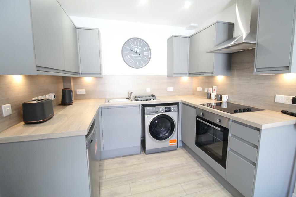 FURNISHED ONE BEDROOM FLAT IN ABERDEEN RoomsLocal image