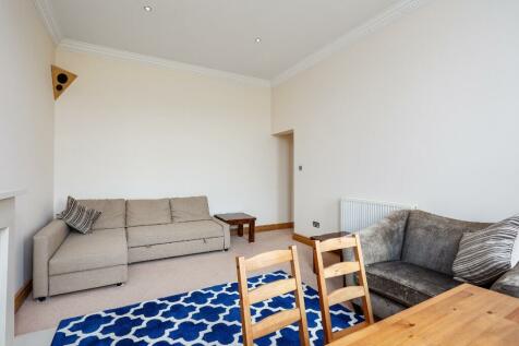 WELL PRESENTED ONE BEDROOM FLAT IN CAMBRIDGE RoomsLocal image
