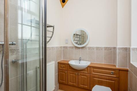 WELL PRESENTED ONE BEDROOM FLAT IN CAMBRIDGE RoomsLocal image