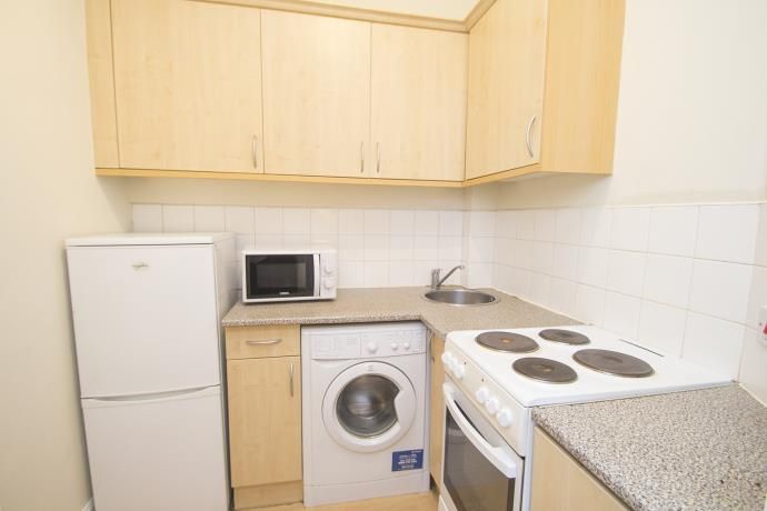 Lovely one bedroom flat to rent RoomsLocal image