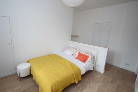 BEAUTIFUL ONE BEDROOM FLAT IN MANCHESTER RoomsLocal image