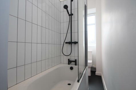 BEAUTIFUL ONE BEDROOM FLAT IN MANCHESTER RoomsLocal image