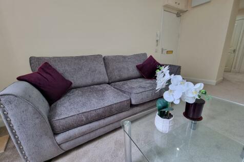 ONE BEDROOM FLAT IN NEWCASTLE UPON TYNE RoomsLocal image