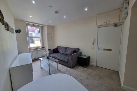 ONE BEDROOM FLAT IN NEWCASTLE UPON TYNE RoomsLocal image