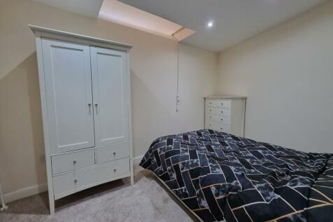 ONE BEDROOM FLAT IN NEWCASTLE UPON TYNE RoomsLocal image