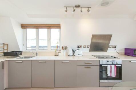 FULLY FURNISHED ONE BEDROOM FLAT IN BRISTOL RoomsLocal image
