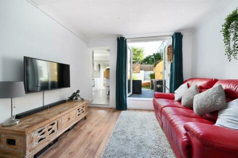MODERN FURNISHED FURNISHED ONE BEDROOM FLAT IN BELFAST RoomsLocal image