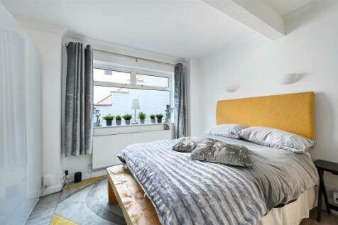 MODERN FURNISHED FURNISHED ONE BEDROOM FLAT IN BELFAST RoomsLocal image