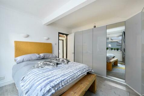 MODERN FURNISHED FURNISHED ONE BEDROOM FLAT IN BELFAST RoomsLocal image
