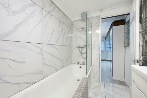 MODERN FURNISHED FURNISHED ONE BEDROOM FLAT IN BELFAST RoomsLocal image