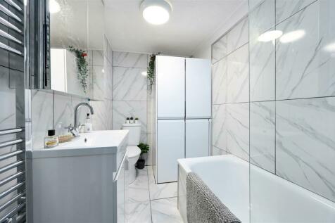 MODERN FURNISHED FURNISHED ONE BEDROOM FLAT IN BELFAST RoomsLocal image