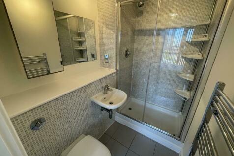FABULOUS FURNISHED ONE BEDROOM FLAT IN BRIGHTON RoomsLocal image