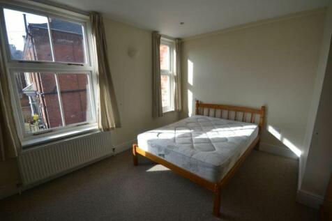 BEAUTIFUL FURNISHED ONE BEDROOM FLAT IN YORK RoomsLocal image