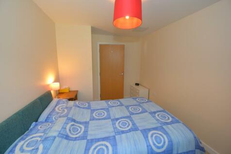 1 room in Plymouth, PL4 7EB RoomsLocal image