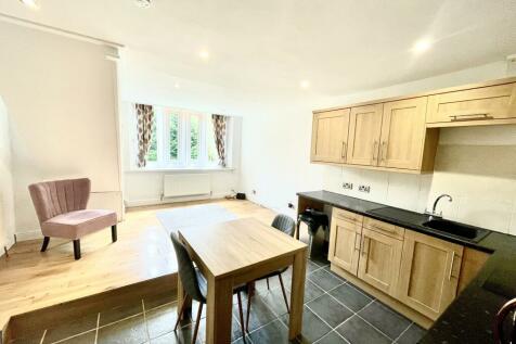 FURNISHED ONE BEDROOM FLAT IN SOUTHAMPTON RoomsLocal image