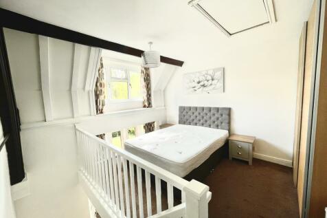 FURNISHED ONE BEDROOM FLAT IN SOUTHAMPTON RoomsLocal image