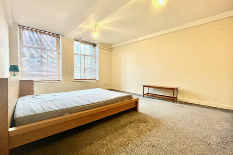 FURNISHED ONE BEDROOM FLAT IN BRADFORD RoomsLocal image