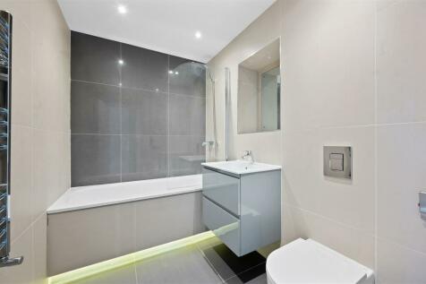 FURNISHED ONE BEDROOM FLAT IN KINGSTON UPON THAMES RoomsLocal image