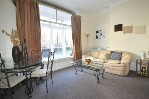 FURNISHED ONE BEDROOM FLAT IN PORTMOUTH RoomsLocal image