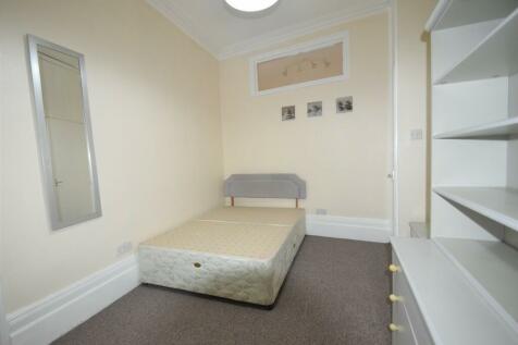 FURNISHED ONE BEDROOM FLAT IN PORTMOUTH RoomsLocal image