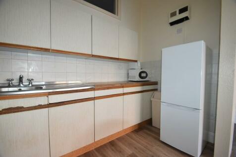 FURNISHED ONE BEDROOM FLAT IN PORTMOUTH RoomsLocal image