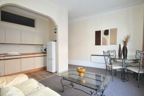 FURNISHED ONE BEDROOM FLAT IN PORTMOUTH RoomsLocal image