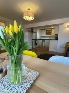 LARGE DOUBLE BEDROOM FLAT IN GLOUCESTER RoomsLocal image