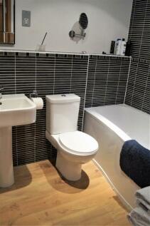 SUITABLE BEDROOM FLAT IN MILTON KEYNES RoomsLocal image