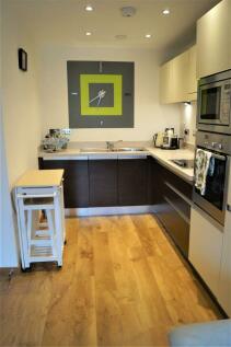 SUITABLE BEDROOM FLAT IN MILTON KEYNES RoomsLocal image