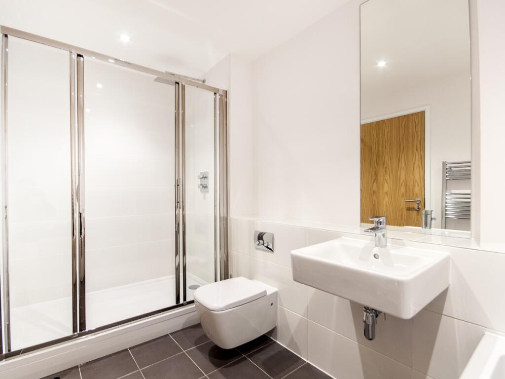 FLOOR ONE BEDROOM FLAT IN OXFORD RoomsLocal image