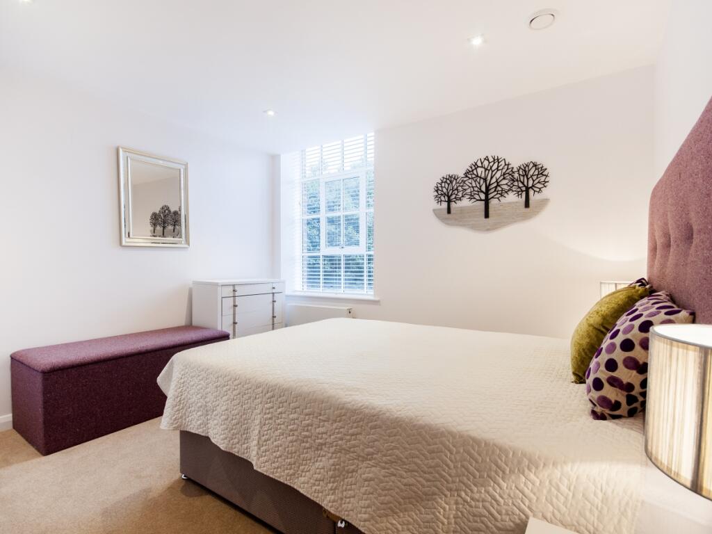 FLOOR ONE BEDROOM FLAT IN OXFORD RoomsLocal image