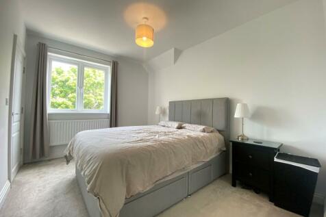 SPACIOUS BEDROOM FLAT IN WORCESTER RoomsLocal image
