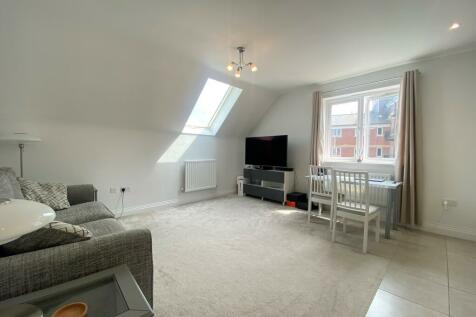 SPACIOUS BEDROOM FLAT IN WORCESTER RoomsLocal image