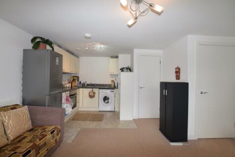 SPACIOUS BEDROOM FLAT IN ST ALBANS RoomsLocal image