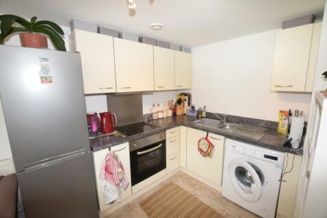 SPACIOUS BEDROOM FLAT IN ST ALBANS RoomsLocal image