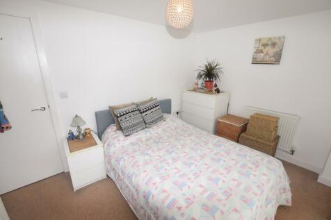 SPACIOUS BEDROOM FLAT IN ST ALBANS RoomsLocal image